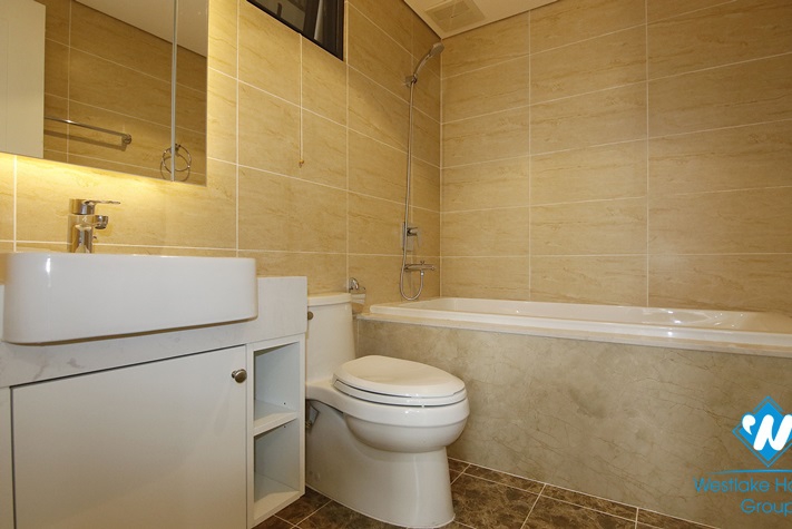 State-of-the-art three-bedroom apartment with lake view in D'capital building on Tran Duy Hung st, Cau Giay